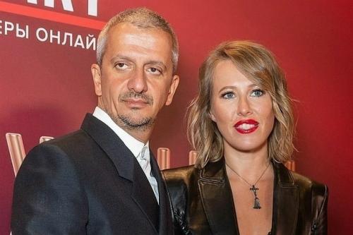 9-Летний сын Ксении Собчак от первого брака Платон не хочет, чтобы мать рожала ребёнка от режиссёра Константина Богомолова. 01