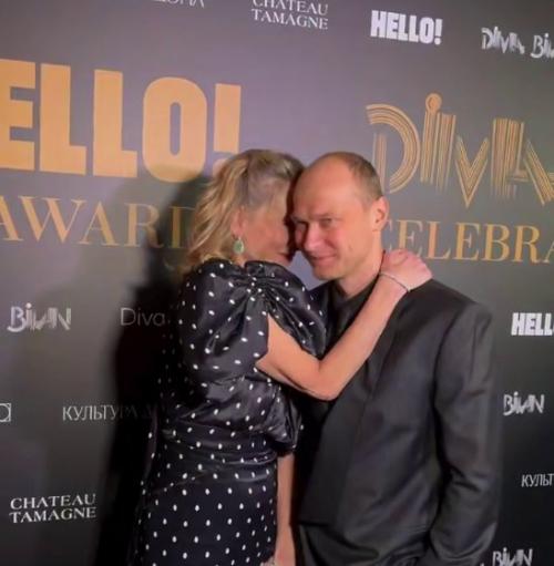 На недавней премии от Hello! 01