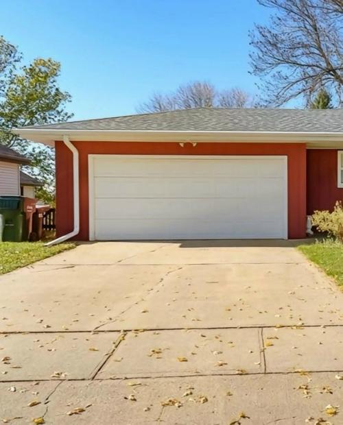 В течение 27 лет, с 1991 по 2017 год, фотограф динна дайкман фотографировала прощания с родителями в су - сити, штат айова. 09