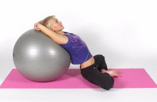 Коррекция осанки.  Здоровый позвоночник не должен быть абсолютно ровным: его естественные изгибы формируются у каждого человека еще в детстве. 07