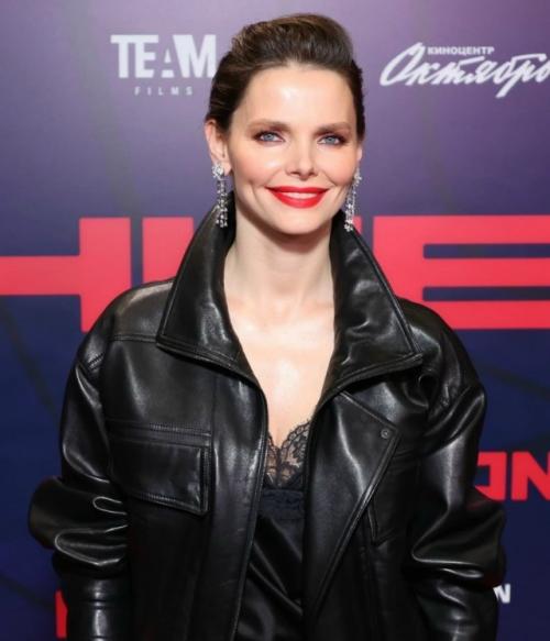 Боярская и Матвеев впервые за долгое время вместе вышли в свет.

