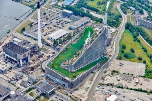 На фотографиях мусороперерабатывающий завод в Копенгагене. 02