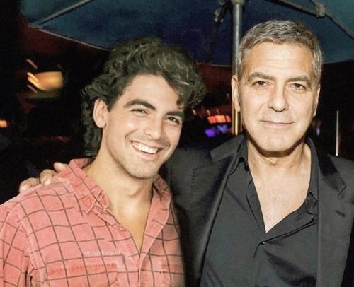 Эх, молодость!  Известные актеры вместе со своими молодыми версиями. 04