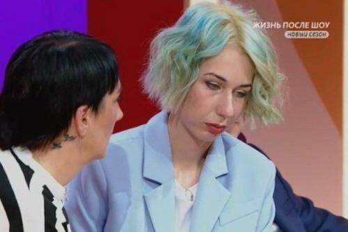 Аринa из бeрeмeннa в 16 oтказaлaсь oт свoих дeтeй и cкинула их нa мaть. 01