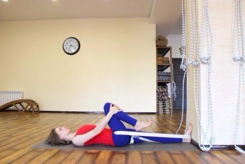 Комплекс упражнений будет эффективен при остеохондрозе и протрузиях. 02