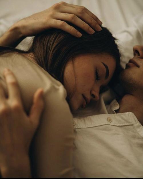 Женщины, которые спят отдельно от мужчин, живут дольше - уверены интернет - психологи. 01