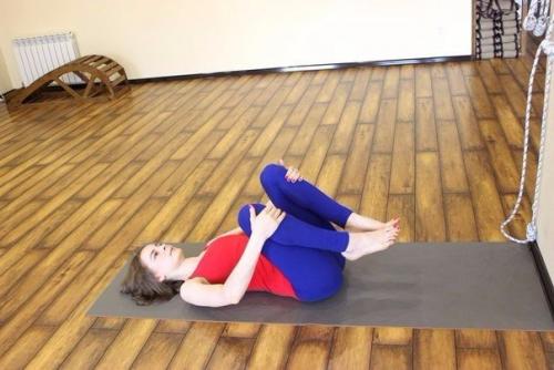 Комплекс упражнений будет эффективен при остеохондрозе и протрузиях. 05