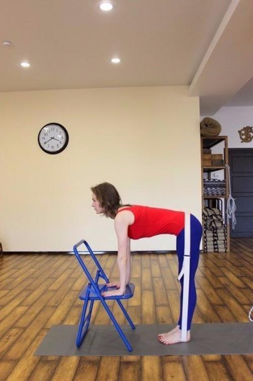 Комплекс упражнений будет эффективен при остеохондрозе и протрузиях. 06