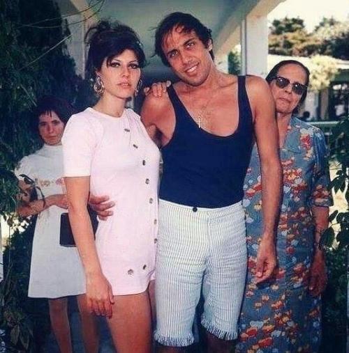 Адриано Челентано и Клаудия мори, вот уже больше 60-ти лет счастливы в браке. 04