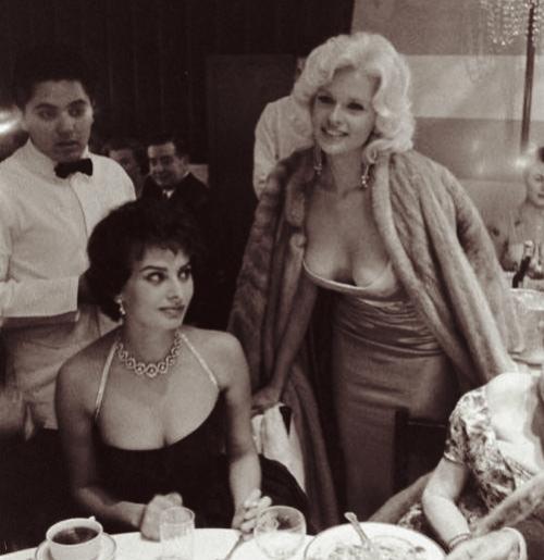 Как перетянуть все внимание за 5 минут: история с Лорен и мэнсфилд. 02 Как перетянуть все внимание за 5 минут: история с Лорен и мэнсфилд. 02