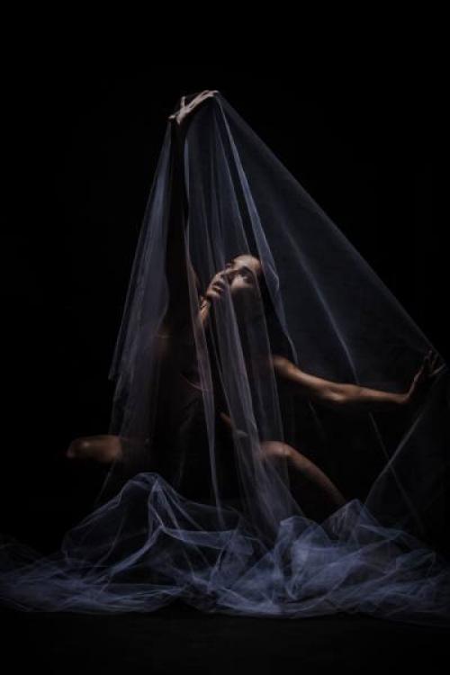 Все мужчины - обманщики, непостоянны, лживы, болтливы, лицемерны, заносчивы или трусливы, достойны презрения и сладострастны. 

