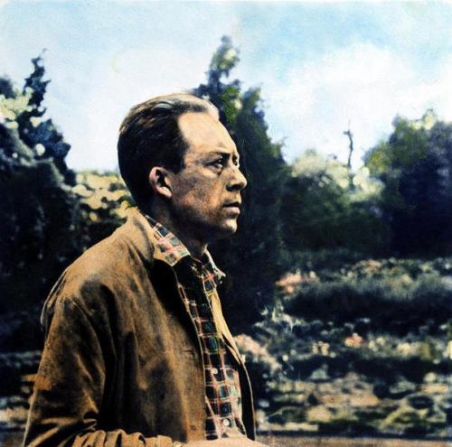 Бывает, что привычные декорации рушатся.