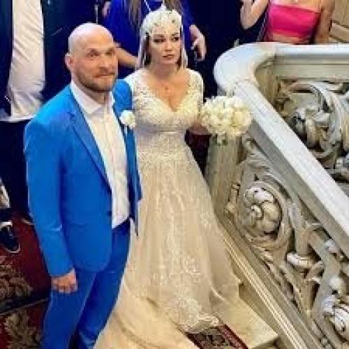 Татьяна Буланова в очередной раз доказала, что её не зря называют одной из самых искренних звезд нашей эстрады. 04