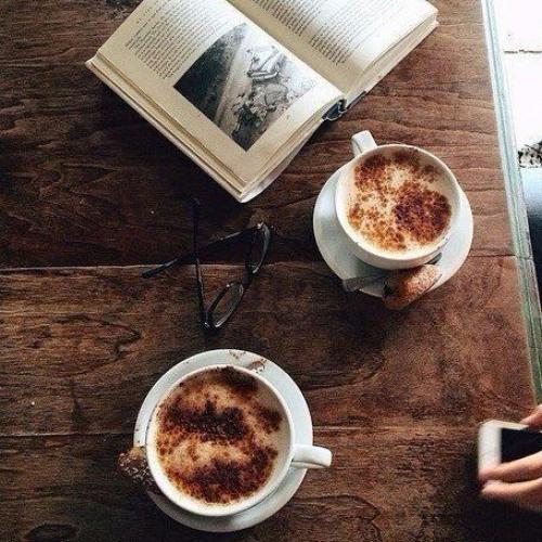 33 книги, которые должен прочитать каждый уважающий себя человек. 

