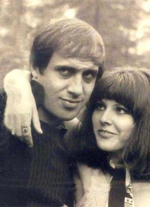 Адриано Челентано и Клаудия мори, вот уже больше 60-ти лет счастливы в браке. 01