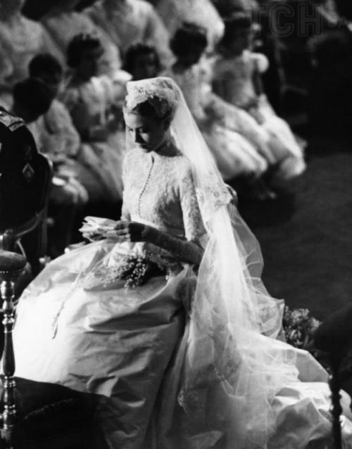 Платье, ставшее легендой: как свадебный образ Грейс келли изменил представление о невесте. 01