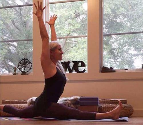 Хануманасана техника выполнения. Хануманасана.

Одна поза, четыре способа выполнения: