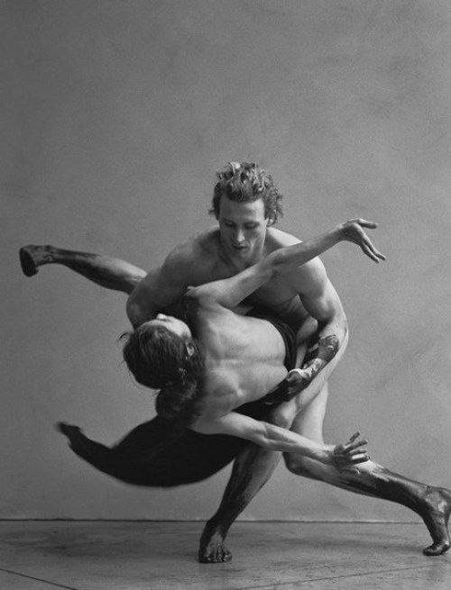 Хоть мы и мыслим по-разному, ты - древняя женщина, а я древний мужчина.  