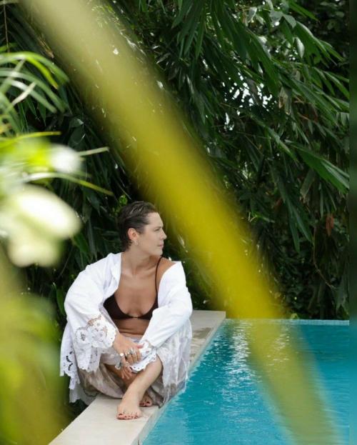 Ирина Горбачева рассказала о борьбе с лишним весом на фоне раннего климакса. 02