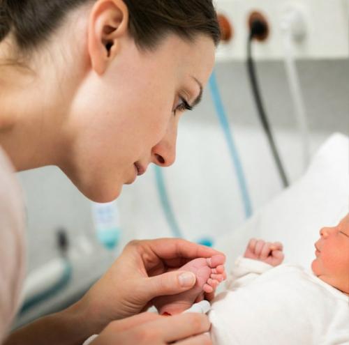 В сети разгорелись нешуточные споры вокруг признания молодой мамы. 01