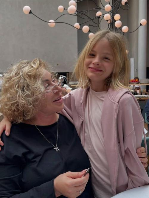 У 11-летней дочери тимати Алисы появился психолог.  