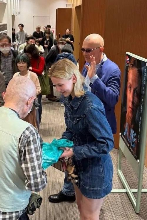 Бероев с 21-летней женой вышел в свет после тайной свадьбы - первые фото молодоженов. 01