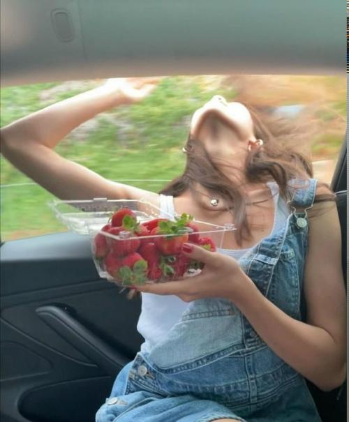 Элизабет смарт выбрала бодибилдинг спустя 20 лет после нашумевшей трагедии с ее похищением.
