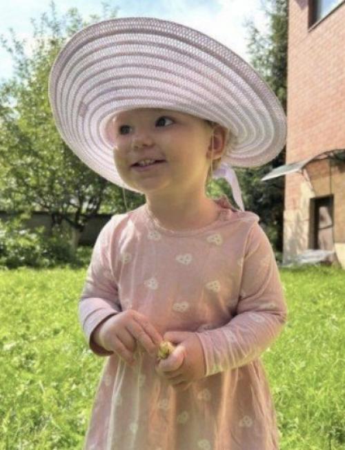 Звездные узы: как дочь Натальи Фриске воспринимает звездную тетю. 01