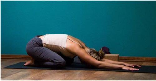 Баласана (поза ребенка).

