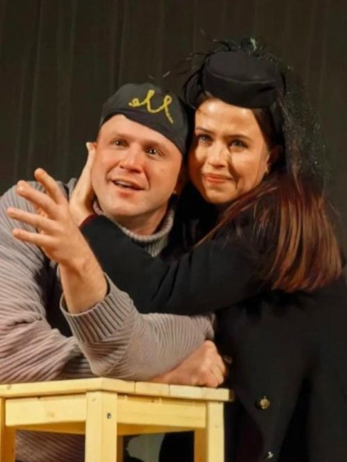 В свои 40 лет актриса Мирослава Карпович, известная по роли маши в сериале Папины Дочки, впервые вышла замуж. 02