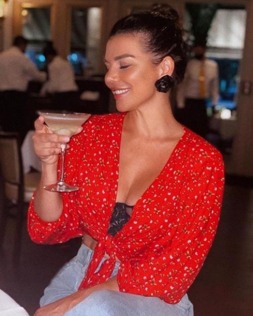 Анна седакова отдыхает в Майами с любимым, который младше на 10 лет. 01