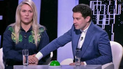 Тот самый случай, когда публичный скандал вокруг Домашнего Тирана обернулся для его жены неожиданным бонусом. 05