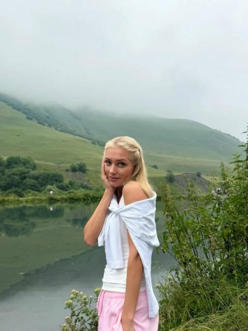 Это Ошеломляющий Опыт - 38-летняя Кристина асмус стала помощницей в храме жен - мироносец. 03
