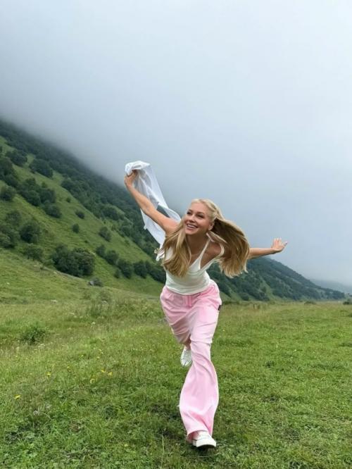 Это Ошеломляющий Опыт - 38-летняя Кристина асмус стала помощницей в храме жен - мироносец. 05
