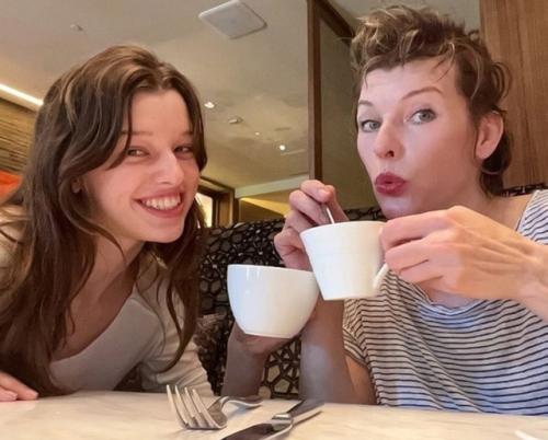 Мила Йовович уволила украинскую домработницу за отказ говорить на русском языке. 02