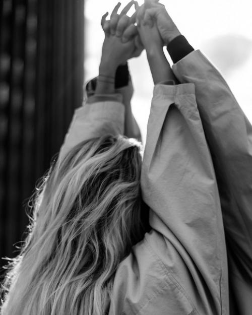 Ты реалист, она мечтатель.