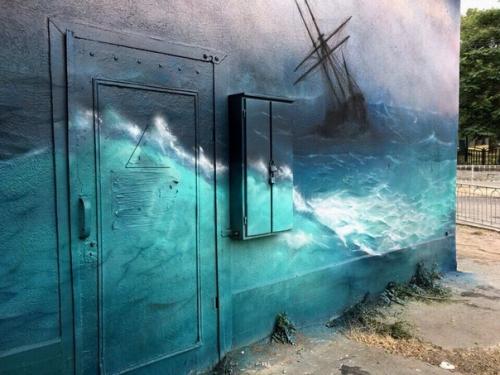 В Крыму объявился новый Айвазовский с баллончиком. 02