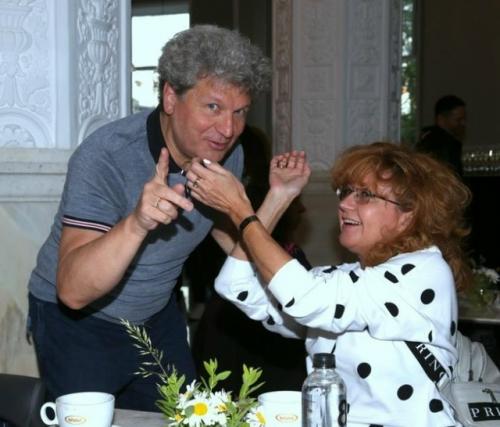 Сергей Минаев раскрыл секрет успешного брака: Не Создавай Жене Неприятности, не Расстраивай ее супруги вместе уже более 30 лет. 01