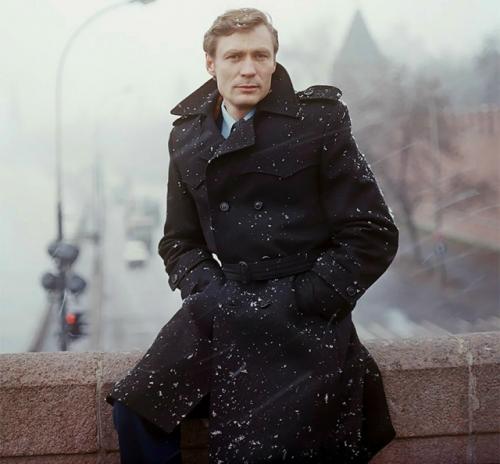 Моя мама красавицей с тонкими чертами лица была.  