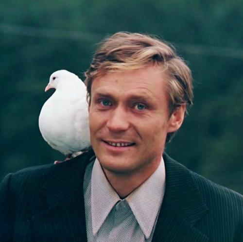 Моя мама красавицей с тонкими чертами лица была. 02