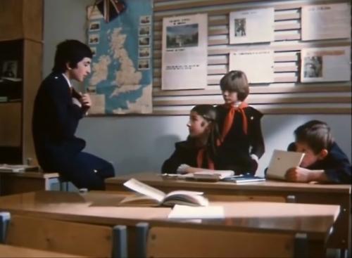 Как Наташа гусева случайно стала Алисой в Гостье из Будущего? 01