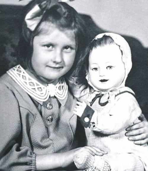 Когда смеются над слезами: невероятная жизнь Людмилы ивановой. 01 Когда смеются над слезами: невероятная жизнь Людмилы ивановой. 01