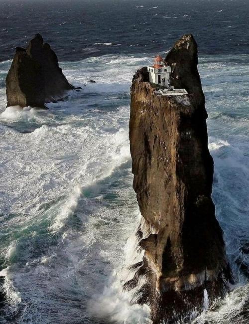 Тридрангар: маяк на краю мира.

