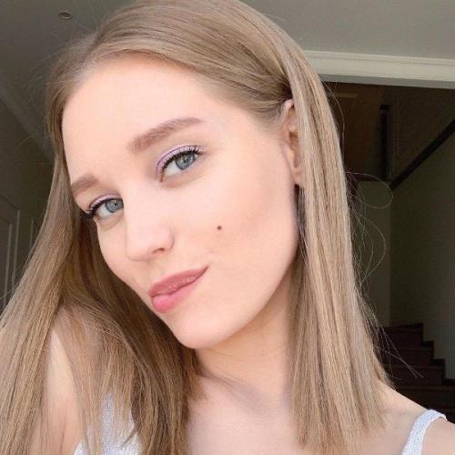 Как Кристине асмус в 32 года удается выглядеть на 20? 04