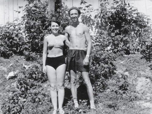 Копытом по голове - к свадьбе!  