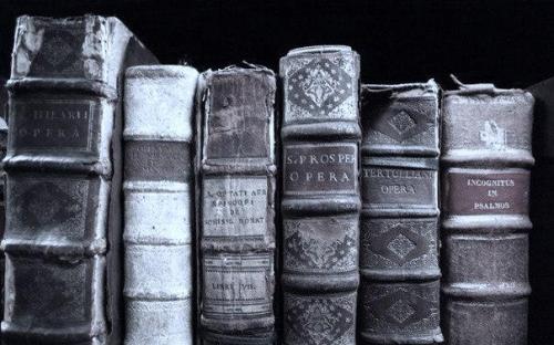 100 книг, дарящих ощущение волшебства и уюта, которых нам так не хватает.