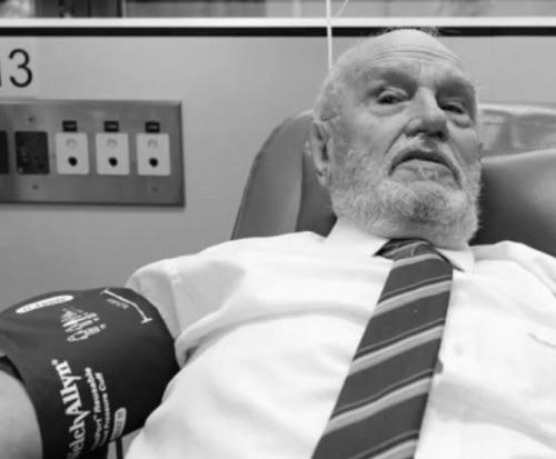 Джеймс Харрисон, 88-летний житель Австралии, ушедший из жизни в прошлом году, стал спасителем для двух миллионов детей.  