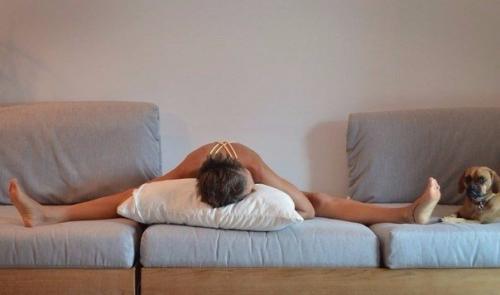 Лишь в том случае, если не можете заснуть, выполните следующие асаны. 03