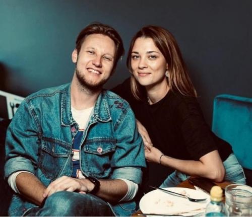 Потерявший жену солист группы Челси Алексей корзин рассказал о реакции детей на смерть мамы. 02