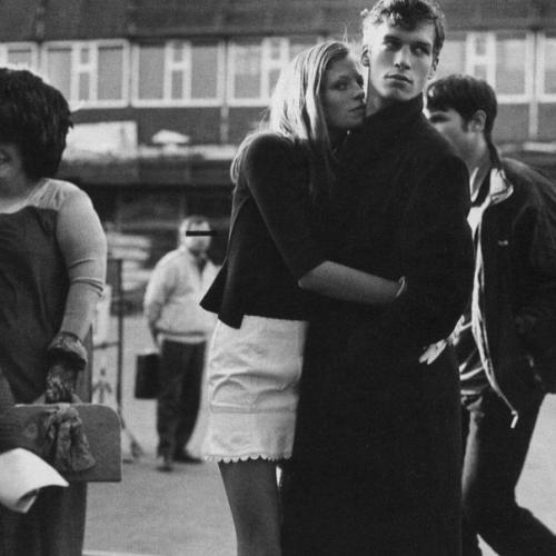 Эмоциональная зависимость - это зависимость от отношений с другим человеком.